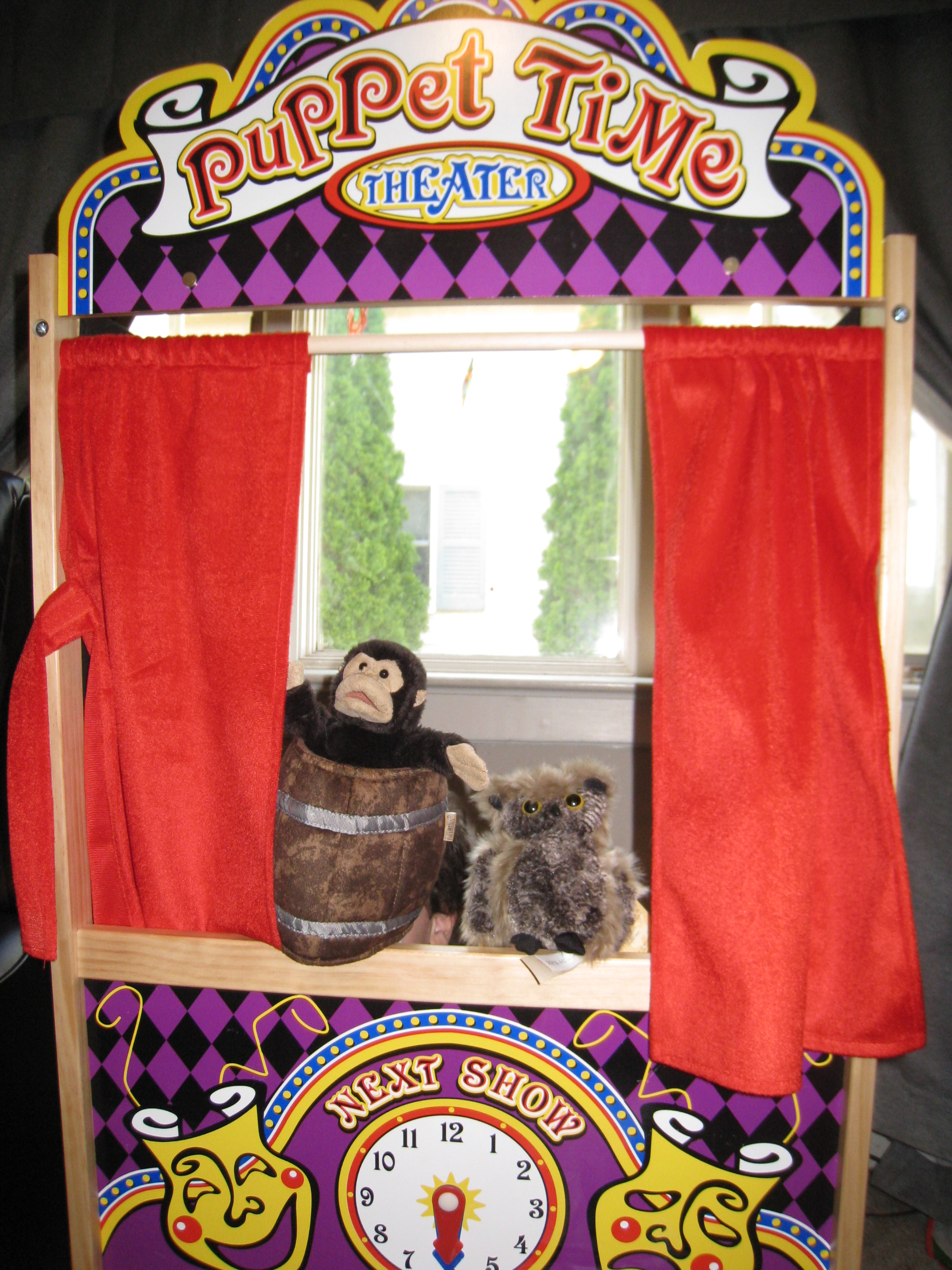 melissa & doug puppet theatre